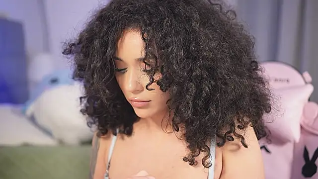 Snapshot of Moan4u chatting on January 28, 2025, 11:28 pm Moan4u online show from January 28, 2025, 11:28 pm