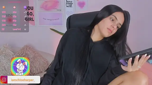 ChloeHarper  online show from January 11, 2025, 12:40 pm