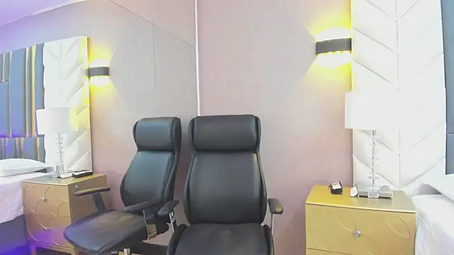 ChloeHarper  online show from January 17, 2026, 11:37 am