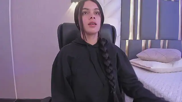 Snapshot of ChloeHarper_ chatting on July 14, 2026, 11:49 am ChloeHarper online show from July 14, 2026, 11:49 am
