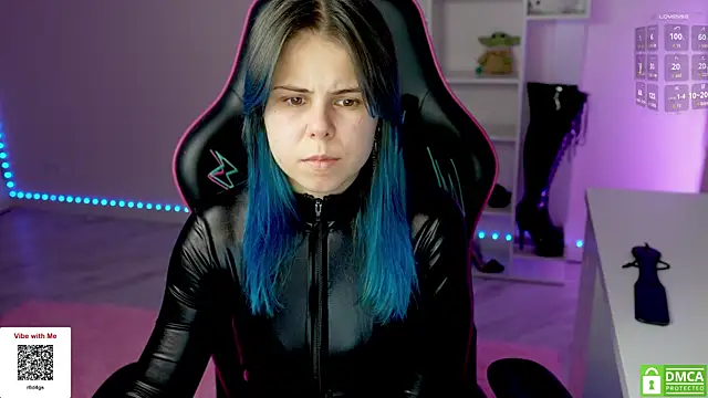 Latex Kitty online show from November 21, 2025, 4:27 pm