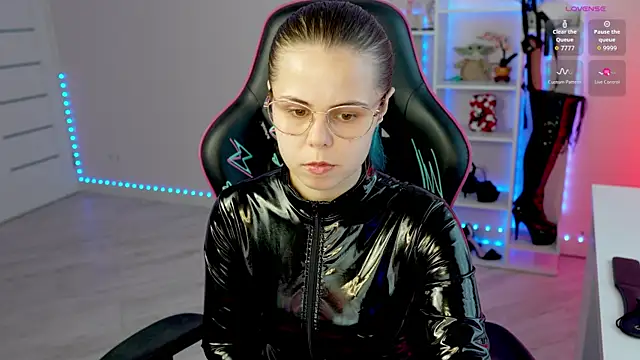 Latex Kitty online show from June 3, 2026, 4:34 pm
