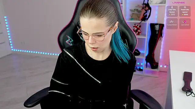 Latex Kitty online show from June 16, 2026, 3:14 pm