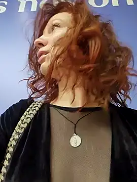 Exhibitionsplit online show from December 3, 2025, 11:30 am