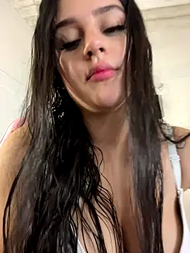 Snapshot of violet-333 chatting on October 16, 2025, 5:03 pm violet-333 online show from October 16, 2025, 5:03 pm