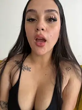 Snapshot of violet-333 chatting on November 19, 2025, 1:33 pm violet-333 online show from November 19, 2025, 1:33 pm