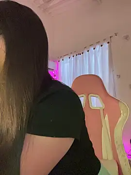 Snapshot of violet-333 chatting on January 11, 2026, 3:17 pm violet-333 online show from January 11, 2026, 3:17 pm