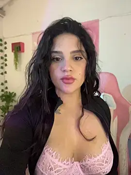 violet-333 online show from April 10, 2026, 3:28 pm