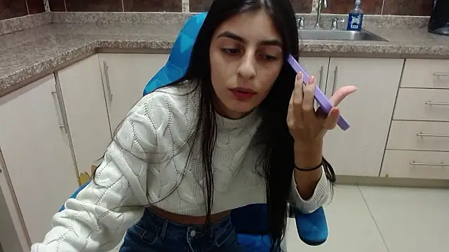 Snapshot of cristel_17 chatting on March 10, 2026, 1:49 pm cristel 17 online show from March 10, 2026, 1:49 pm