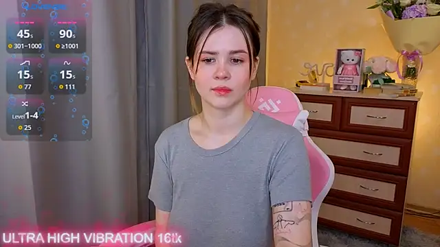 cutie mili online show from October 21, 2025, 8:15 am