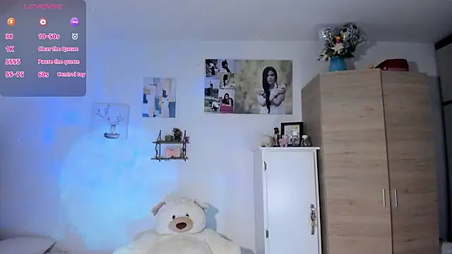 VeronikaOlsen online show from November 13, 2025, 12:48 pm