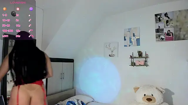 VeronikaOlsen online show from November 22, 2025, 8:19 pm