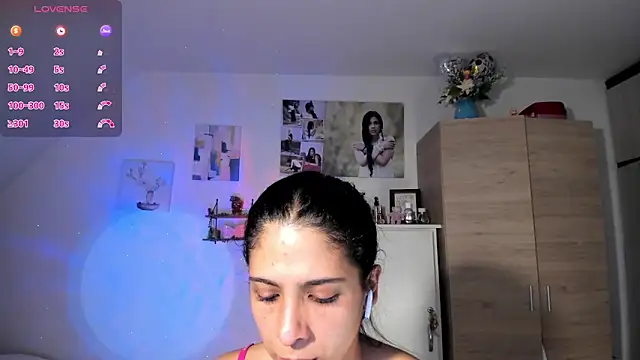 VeronikaOlsen online show from December 2, 2025, 2:45 pm