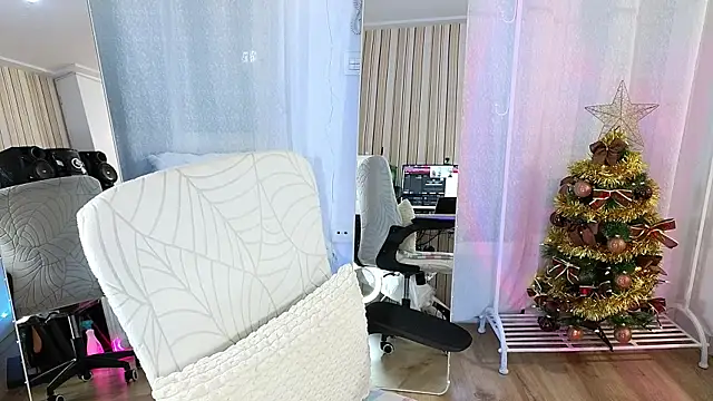 Tawny cox online show from December 4, 2025, 9:18 am