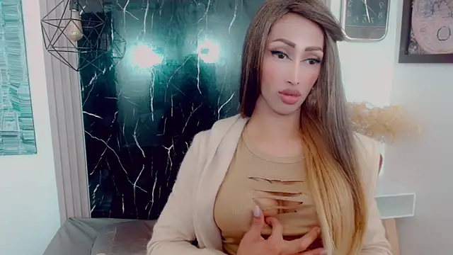 Snapshot of hilary_rodriguez chatting on June 9, 2026, 6:41 pm hilary rodriguez online show from June 9, 2026, 6:41 pm
