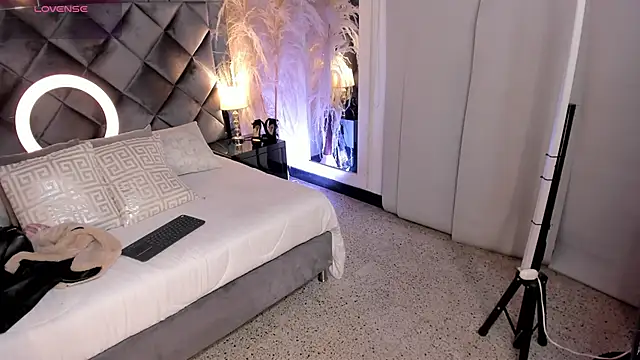 sofhiaa adaams online show from October 23, 2025, 10:08 pm