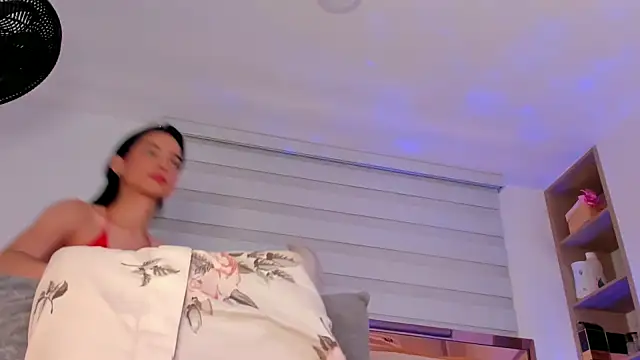 violetta-brown1 online show from December 10, 2024, 2:05 am