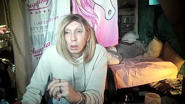 Ombeline1 online show from February 23, 2025, 7:11 am