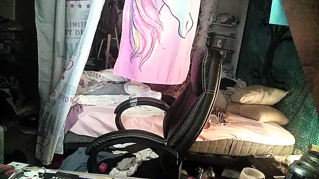 Ombeline1 online show from February 25, 2025, 11:08 am