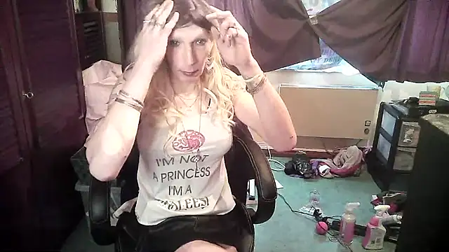 Ombeline1 online show from March 13, 2025, 8:48 am