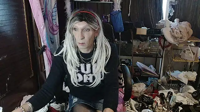 Ombeline1 online show from October 4, 2025, 7:39 am