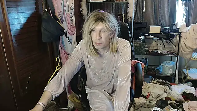 Ombeline1 online show from November 21, 2025, 10:58 am