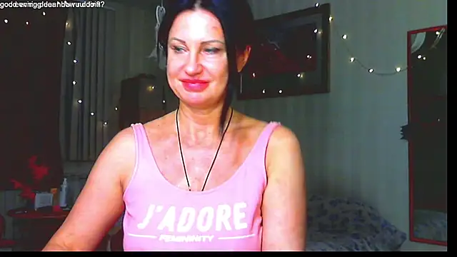 Snapshot of hornymommy69_ chatting on December 18, 2024, 8:14 pm hornymommy69  online show from December 18, 2024, 8:14 pm