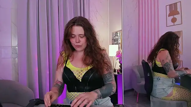 SophiePure online show from August 1, 2026, 9:03 pm