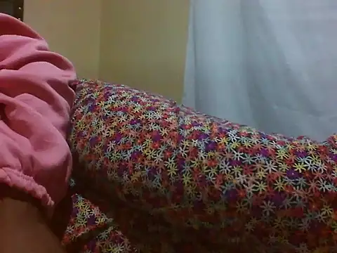 Snapshot of Sexy_Riri chatting on July 15, 2026, 12:16 am Sexy Riri online show from July 15, 2026, 12:16 am