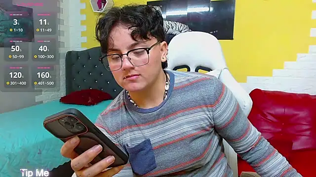 isabeautyx19 online show from June 1, 2026, 11:23 am