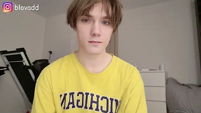 callmenineoneseven online show from May 25, 2026, 6:58 pm