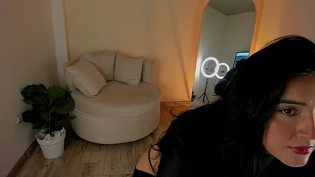 Snapshot of miss_catalina9 chatting on December 4, 2024, 5:16 am miss catalina9 online show from December 4, 2024, 5:16 am