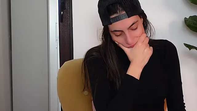 NinaCrystal1 online show from December 22, 2025, 7:27 am