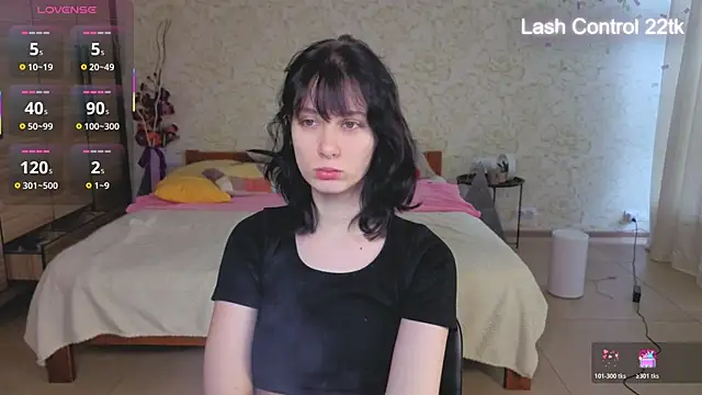 JulisSweet online show from March 28, 2026, 1:33 pm