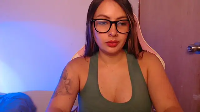 lalawhitte online show from November 10, 2025, 1:43 pm