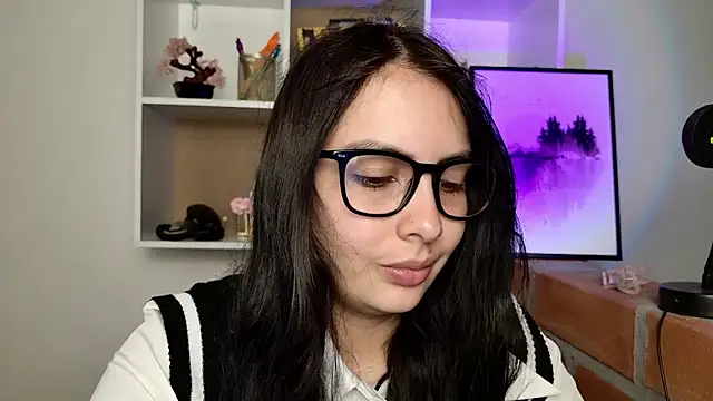 Snapshot of lalawhitte chatting on May 19, 2026, 9:37 am lalawhitte online show from May 19, 2026, 9:37 am