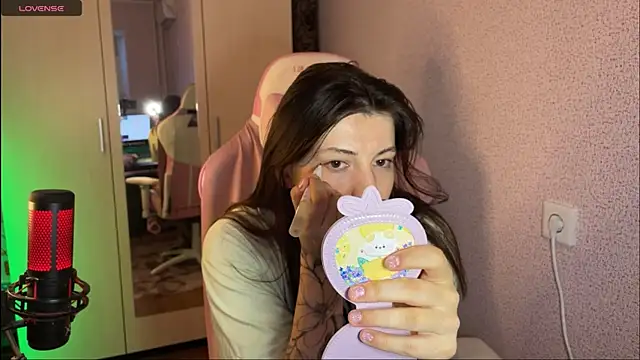 Katrin  kiss online show from March 13, 2025, 3:28 pm