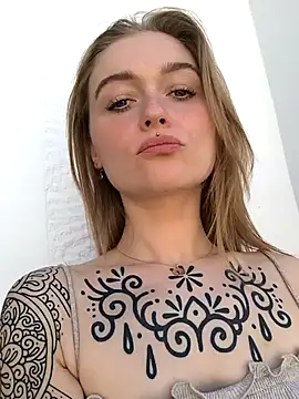 Goldloeckchen159 online show from April 27, 2026, 1:53 pm