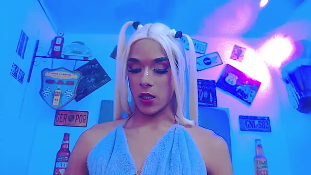 Snapshot of SARA_VAL3NTINA_ chatting on January 1, 2025, 1:05 pm SARA VAL3NTINA  online show from January 1, 2025, 1:05 pm