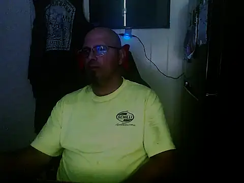 KrazyLegz online show from September 10, 2025, 12:43 am