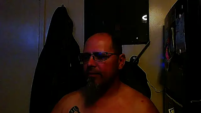 KrazyLegz online show from November 16, 2025, 5:07 pm