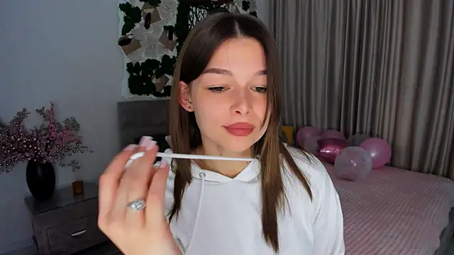 Snapshot of ContinentOfTranquility chatting on February 23, 2025, 5:56 am ContinentOfTranquility online show from February 23, 2025, 5:56 am