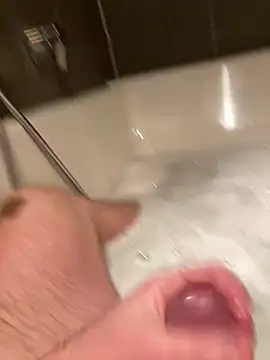 LivingLegend1978 online show from February 5, 2025, 6:04 pm