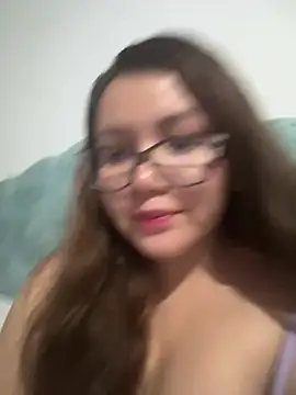 solecito 22 online show from February 1, 2025, 2:47 am