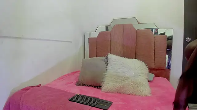 LoveQueen2 online show from February 8, 2025, 11:44 am