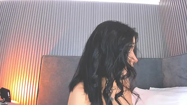 Snapshot of emelie_89 chatting on November 25, 2025, 1:00 pm emelie 89 online show from November 25, 2025, 1:00 pm