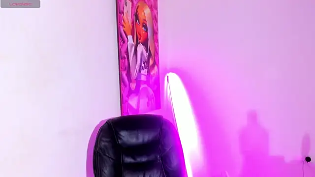 violeta prince online show from April 16, 2026, 9:39 pm