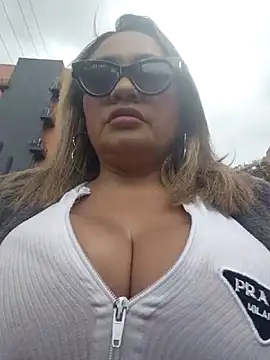 Snapshot of Afroditecash chatting on October 17, 2025, 6:32 pm Afroditecash online show from October 17, 2025, 6:32 pm