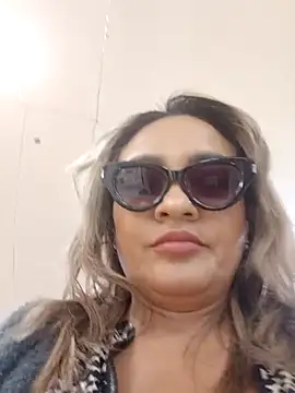 Snapshot of Afroditecash chatting on October 29, 2025, 6:09 pm Afroditecash online show from October 29, 2025, 6:09 pm