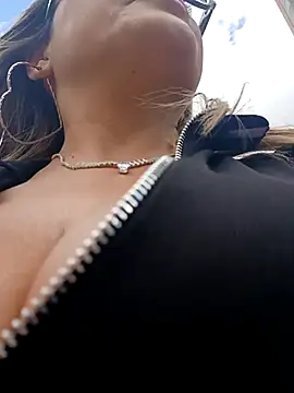 Snapshot of Afroditecash chatting on November 7, 2025, 5:57 pm Afroditecash online show from November 7, 2025, 5:57 pm